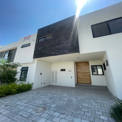Maravillosa casa en venta en soare a  unos minutos del instituto de ciencias Casa En Venta,Solares,Altanza 32, Zapopan, Jalisco 45019, 3 Habitaciones,4 Baños,Soare 3 - Coto Altanza,Altanza,2,679575