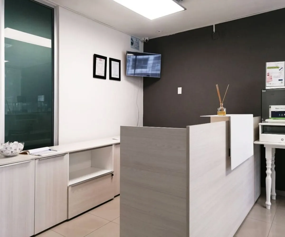 Oficina En Venta,Arcos Vallarta,Avenida Miguel Hidalgo y Costilla 2091, Guadalajara, Jalisco 44130,2 Baños,Avenida Miguel Hidalgo y Costilla,1,pcedNox