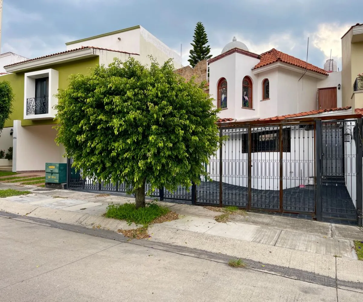 Casa En Venta,Fracc Ciudad Bugambilia,Remanso de Las Gladiolas 1111, Zapopan, Jalisco 45237, 4 Habitaciones,4 Baños,Remanso de Las Gladiolas,2,pWiQaiF