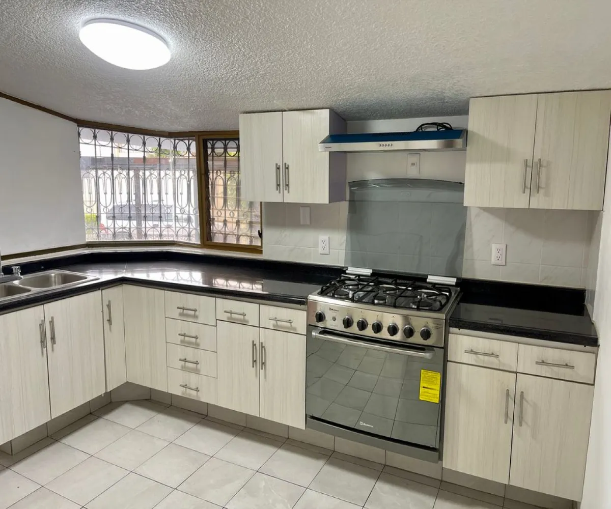 Casa En Venta,Fracc Ciudad Bugambilia,Remanso de Las Gladiolas 1111, Zapopan, Jalisco 45237, 4 Habitaciones,4 Baños,Remanso de Las Gladiolas,2,pWiQaiF