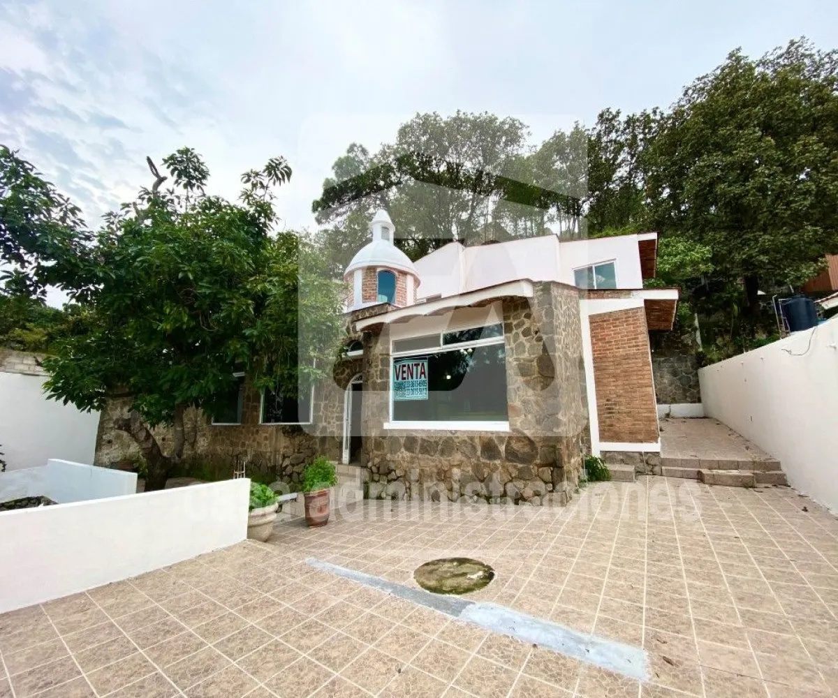 Casa En Venta,Pinar De La Venta,Paseo de los Abetos 72, Zapopan, Jalisco 45221, 6 Habitaciones,5 Baños,Paseo de los Abetos,2,paj5L3C