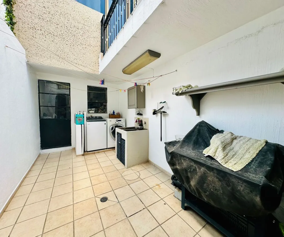 Casa En Venta,Jardines de los Arcos,San Uriel 3431, Guadalajara, Jalisco 44500, 4 Habitaciones,4 Baños,San Uriel,2,pJfmO3t Casa En Venta,Jardines de los Arcos,San Uriel 3431, Guadalajara, Jalisco 44500, 4 Habitaciones,4 Baños,San Uriel,2,pJfmO3t