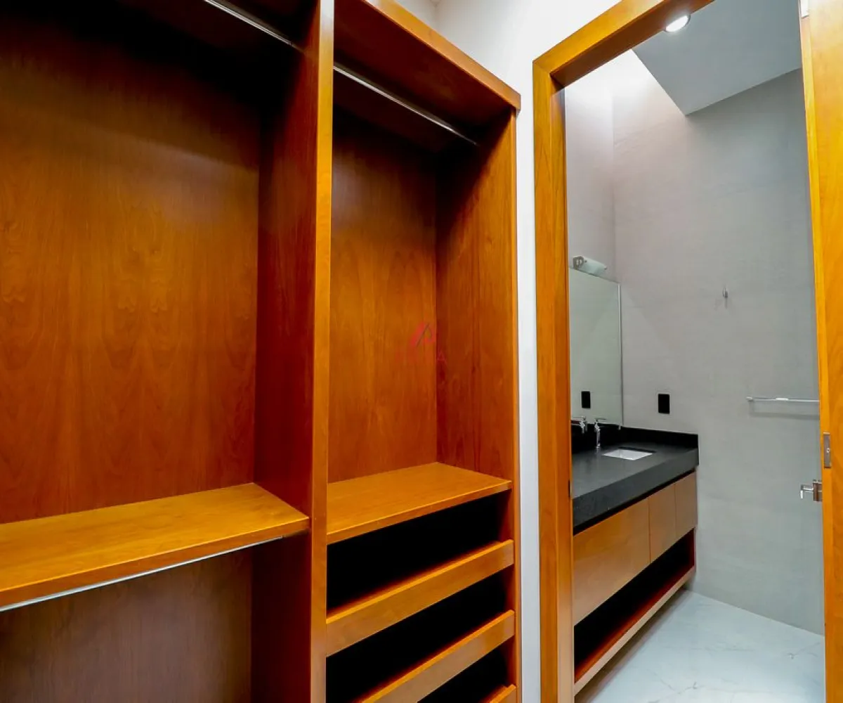 Casa En Venta,RESIDENCIAL PROVENZA,La Romana 92, Tlajomulco de Zúñiga, Jalisco 45645, 4 Habitaciones,4 Baños,La Romana,2,pweHj28