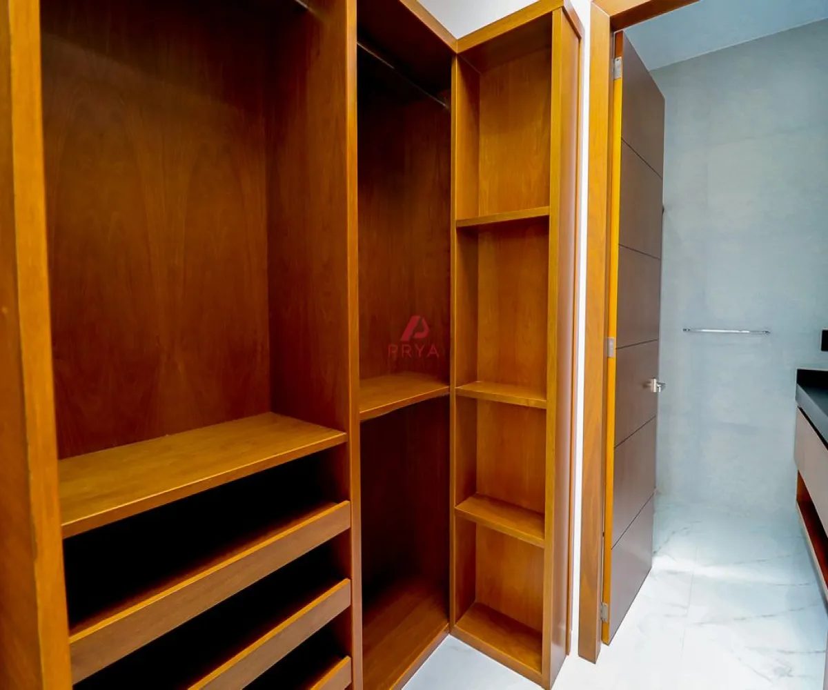 Casa En Venta,RESIDENCIAL PROVENZA,La Romana 92, Tlajomulco de Zúñiga, Jalisco 45645, 4 Habitaciones,4 Baños,La Romana,2,pweHj28