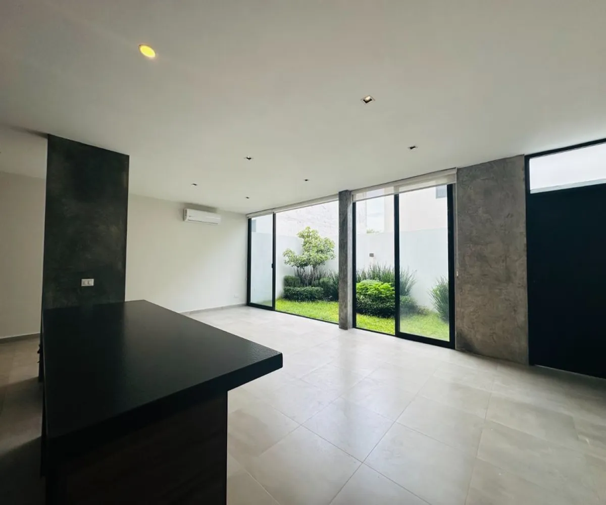 Casa En Venta,Punto Sur,Av magallanes 1130, Tlajomulco de Zúñiga, Jalisco 45600, 4 Habitaciones,4 Baños,Av magallanes ,3,p4ae9p3