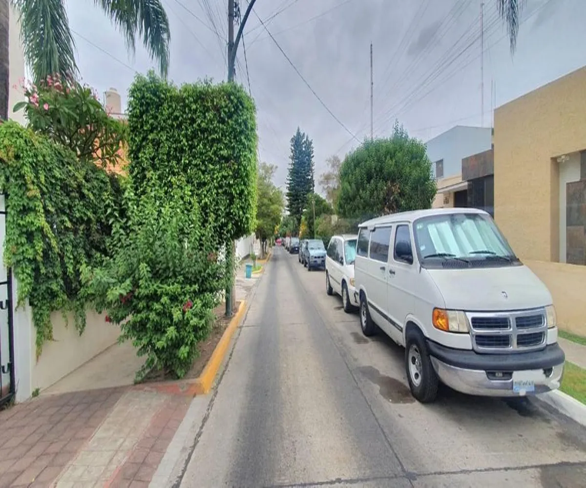 Casa En Renta,Chapalita Oriente,Aurora 137, Zapopan, Jalisco 45040, 4 Habitaciones,2 Baños,Aurora,3,pyh4HaP