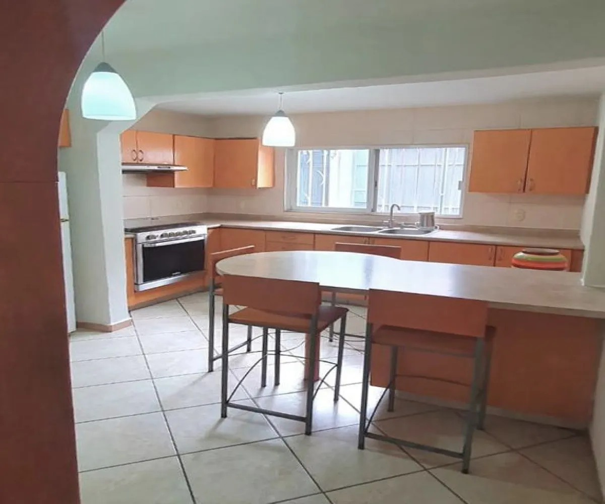 Casa En Renta,Chapalita Oriente,Aurora 137, Zapopan, Jalisco 45040, 4 Habitaciones,2 Baños,Aurora,3,pyh4HaP