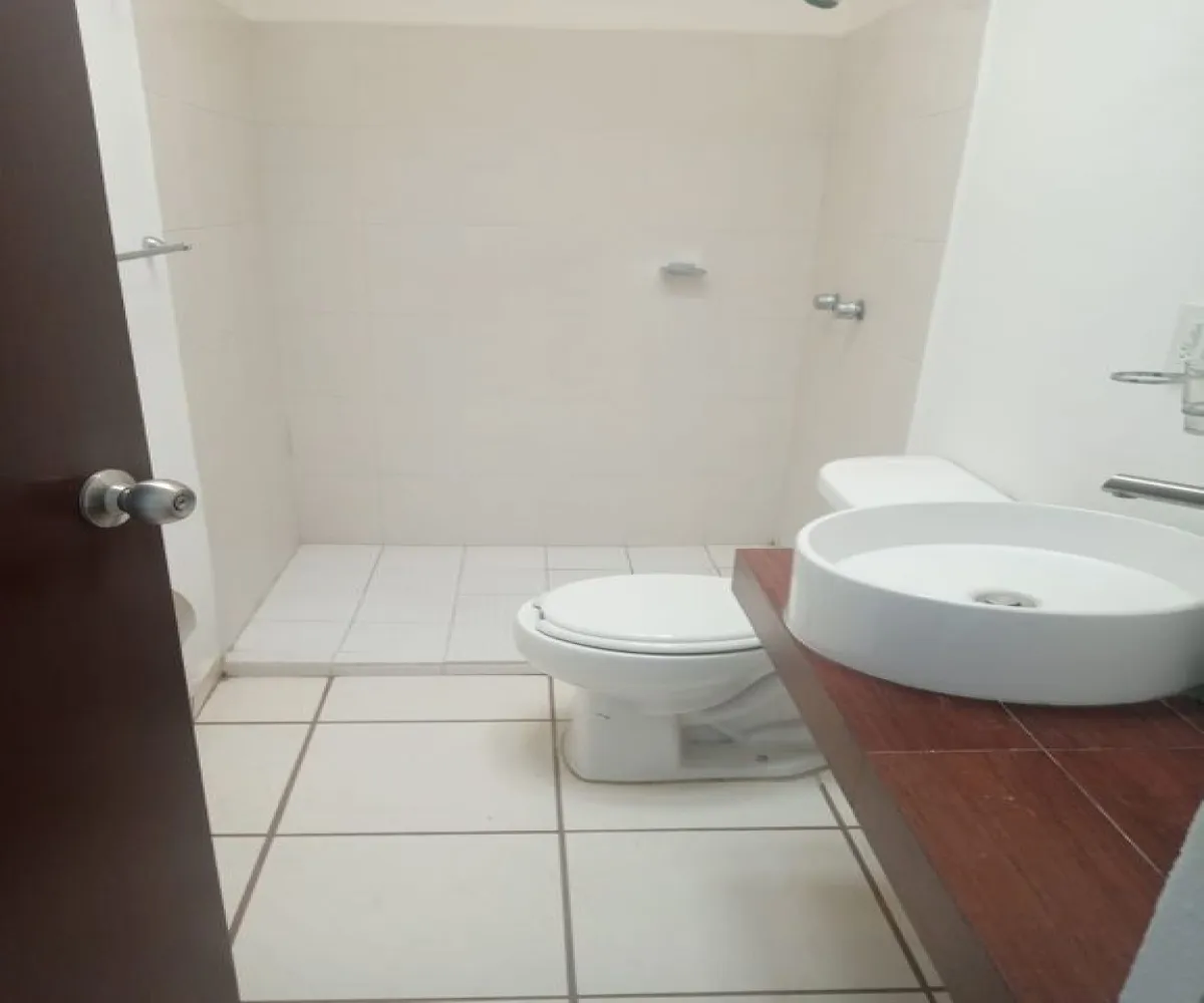 Casa En Venta,Fracc Valle De Las Flores,Avenida Valle de Tlajomulco 82, Tlajomulco de Zúñiga, Jalisco 45640, 3 Habitaciones,2 Baños,Avenida Valle de Tlajomulco,2,pFFuZFZ