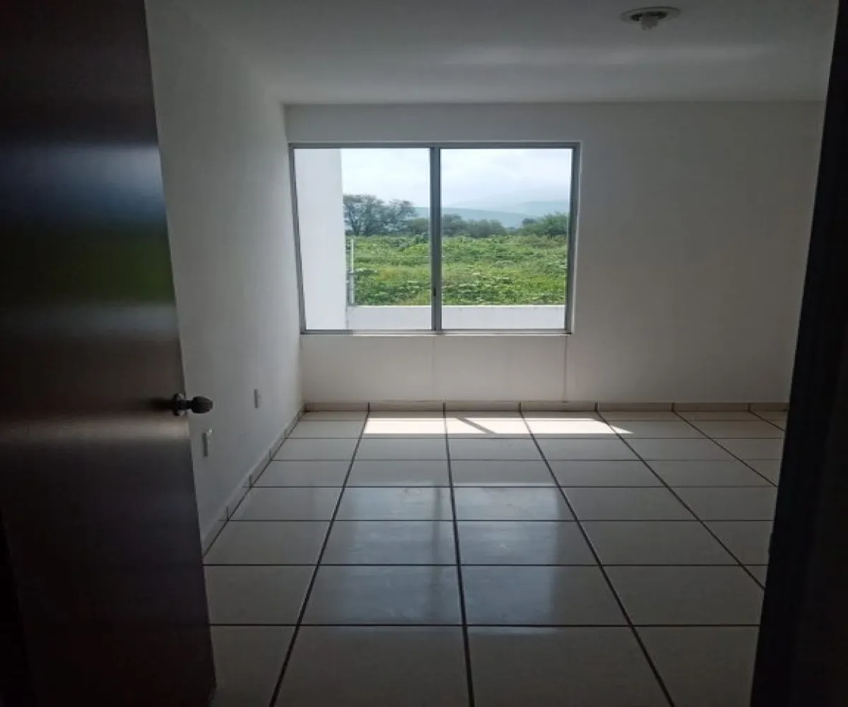 Casa En Venta,Fracc Valle De Las Flores,Avenida Valle de Tlajomulco 82, Tlajomulco de Zúñiga, Jalisco 45640, 3 Habitaciones,2 Baños,Avenida Valle de Tlajomulco,2,pFFuZFZ