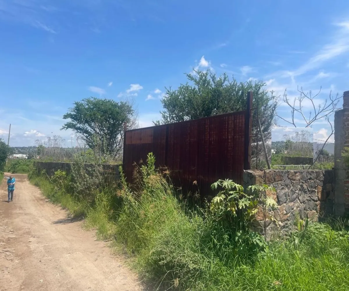 Terreno En Venta,Pueblo San Martin,Privada El Cerrito S/N, San Pedro Tlaquepaque, Jalisco 45620,Privada El Cerrito,pQiPlT2 Terreno En Venta,Pueblo San Martin,Privada El Cerrito S/N, San Pedro Tlaquepaque, Jalisco 45620,Privada El Cerrito,pQiPlT2