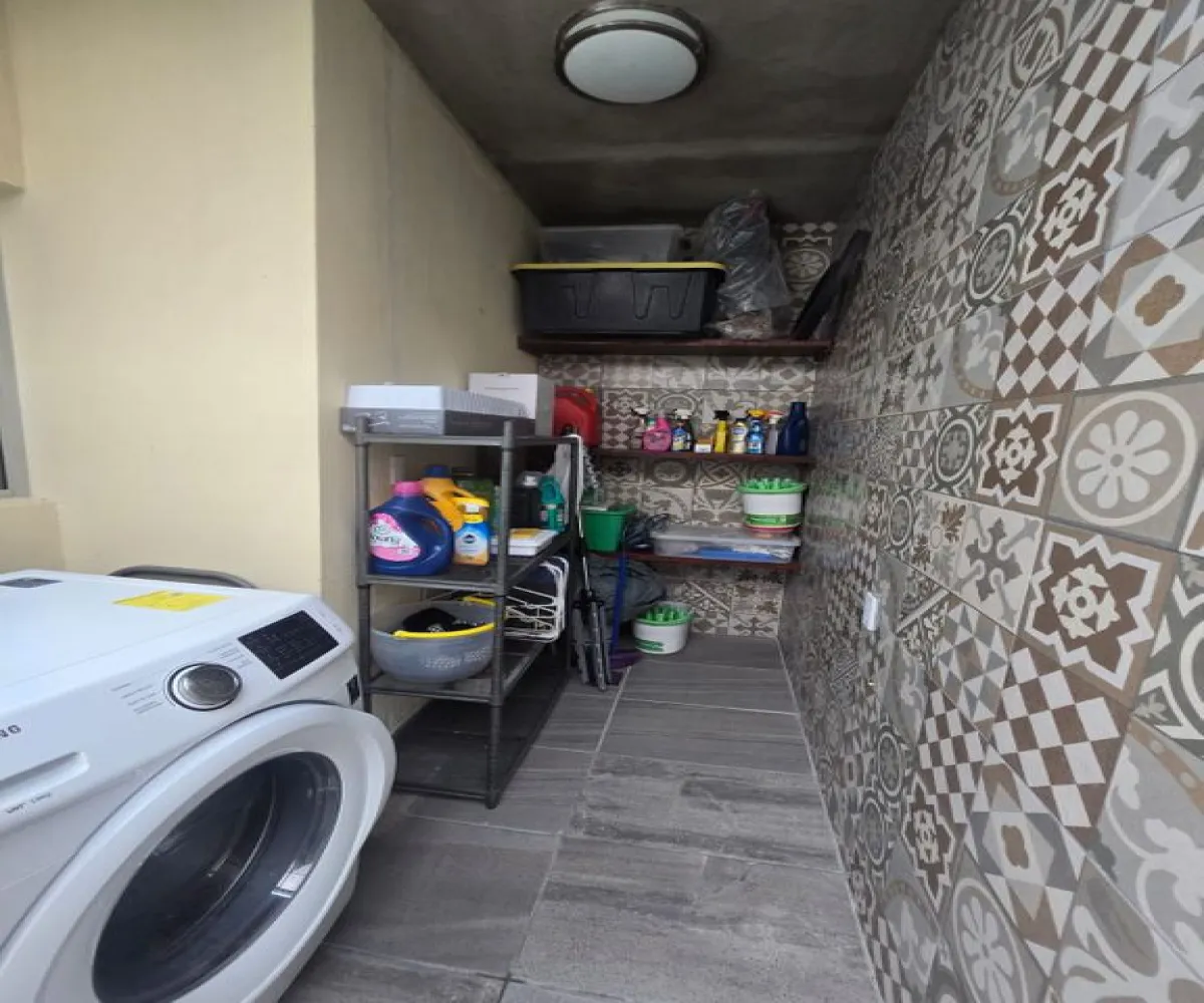 Casa En Venta,Alta California,San Lucas 105, Tlajomulco de Zúñiga, Jalisco 45645, 3 Habitaciones,2 Baños,San Lucas,1,pwjxWi7