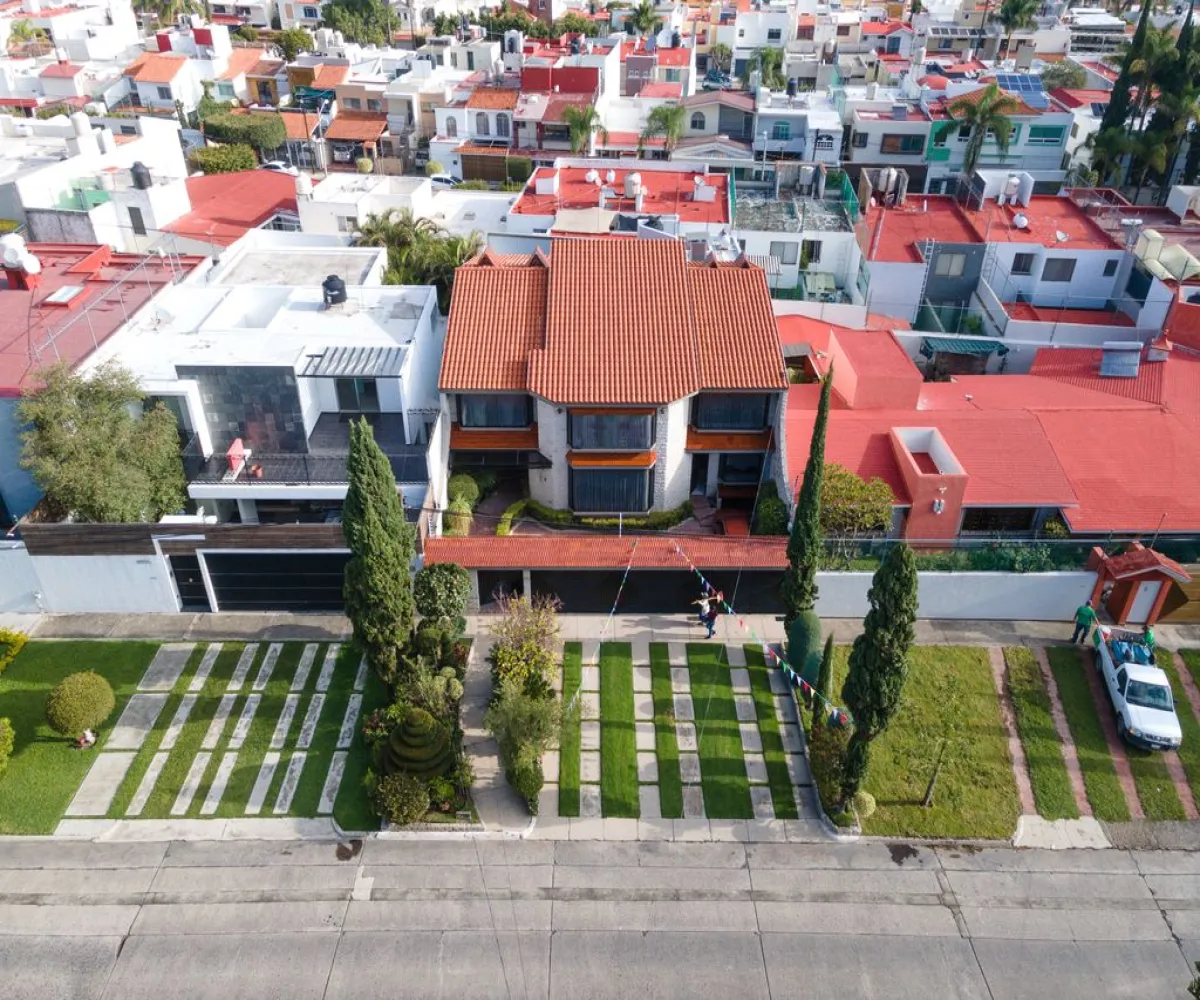 Casa En Venta,Jardines de Guadalupe,San Luis Gonzaga 44740, Zapopan, Jalisco 45030, 4 Habitaciones,5 Baños,San Luis Gonzaga ,2,p1visWl