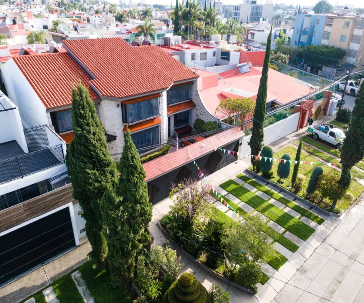 Casa En Venta,Jardines de Guadalupe,San Luis Gonzaga 44740, Zapopan, Jalisco 45030, 4 Habitaciones,5 Baños,San Luis Gonzaga ,2,p1visWl