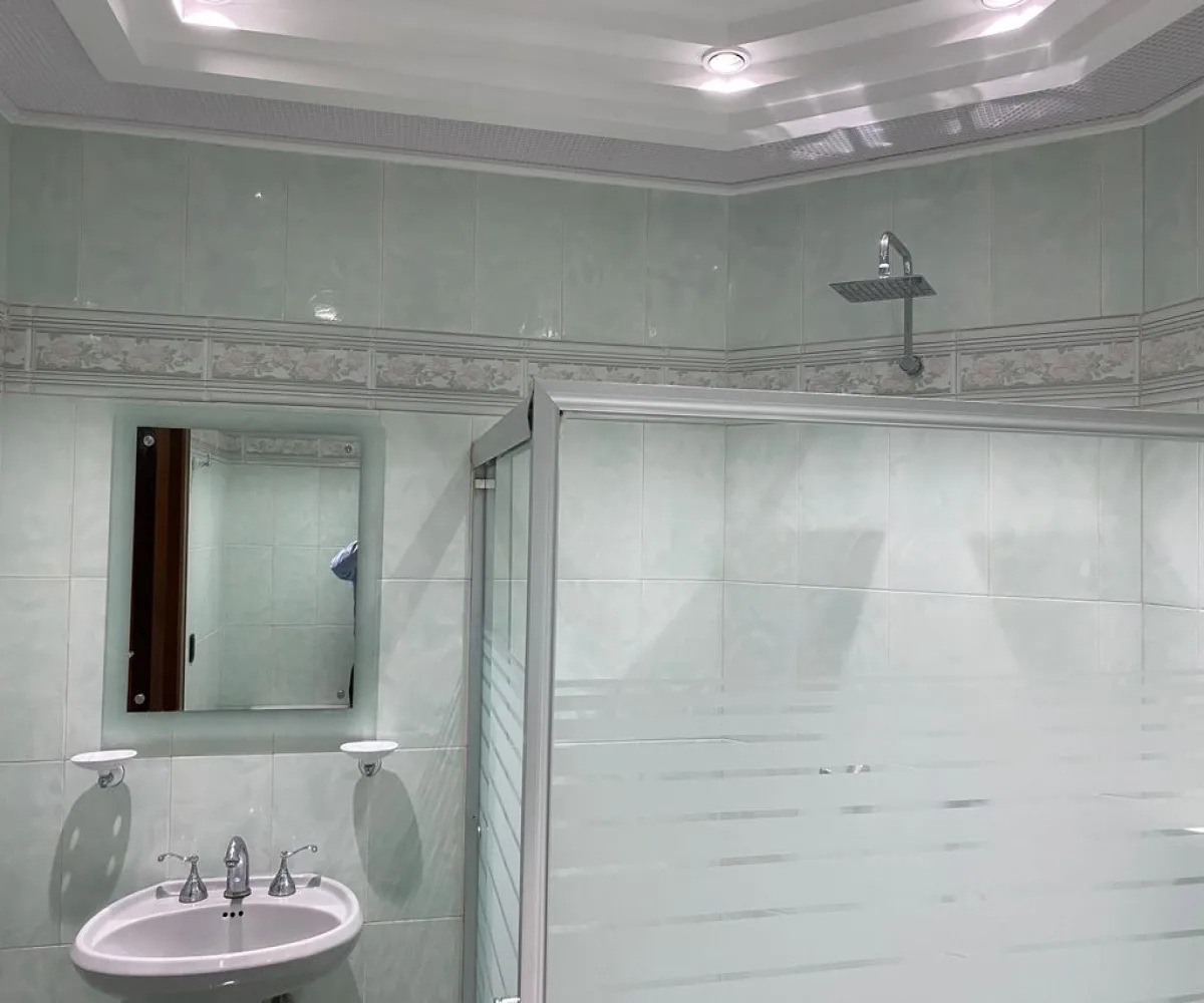 Casa En Venta,Jardines de Guadalupe,San Luis Gonzaga 44740, Zapopan, Jalisco 45030, 4 Habitaciones,5 Baños,San Luis Gonzaga ,2,p1visWl