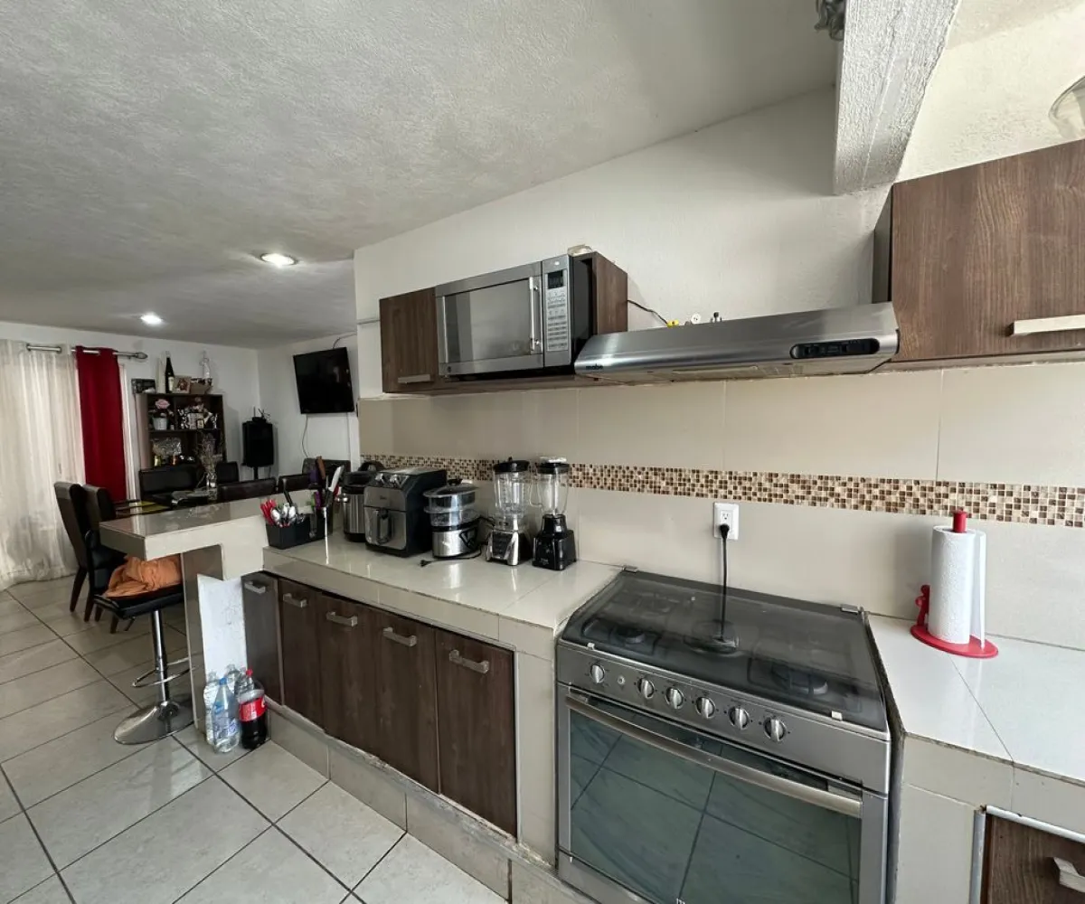 Casa En Venta,Parques de Tesistán,Paseo de la Tierra 1894, Zapopan, Jalisco 45200, 3 Habitaciones,2 Baños,Paseo de la Tierra ,2,plS16hH