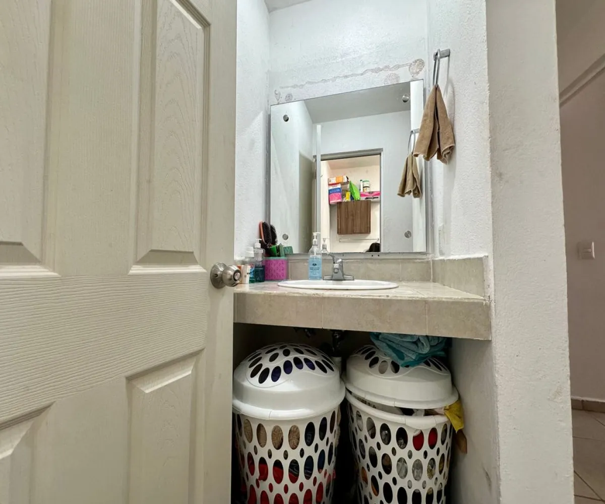 Casa En Venta,Parques de Tesistán,Paseo de la Tierra 1894, Zapopan, Jalisco 45200, 3 Habitaciones,2 Baños,Paseo de la Tierra ,2,plS16hH