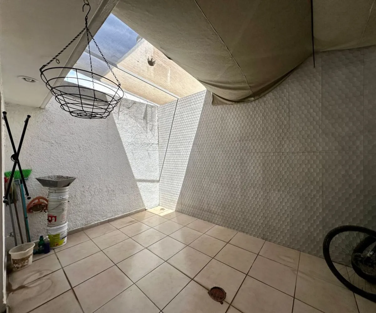 Casa En Venta,Parques de Tesistán,Paseo de la Tierra 1894, Zapopan, Jalisco 45200, 3 Habitaciones,2 Baños,Paseo de la Tierra ,2,plS16hH