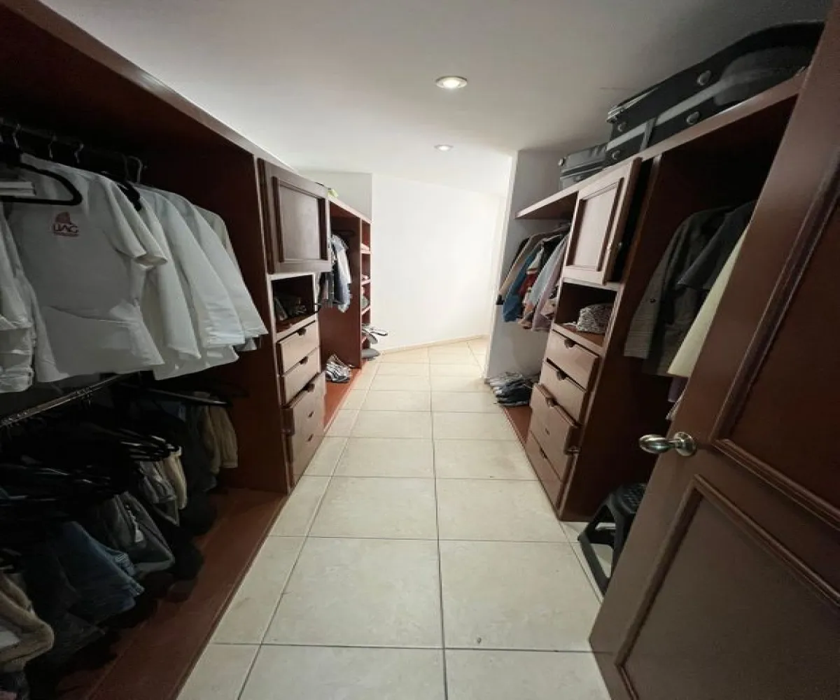 Casa En Venta,Virreyes Residencial,Paseo de los Virreyes 980, Zapopan, Jalisco 45110, 3 Habitaciones,3 Baños,Paseo de los Virreyes ,2,pIt0z8V