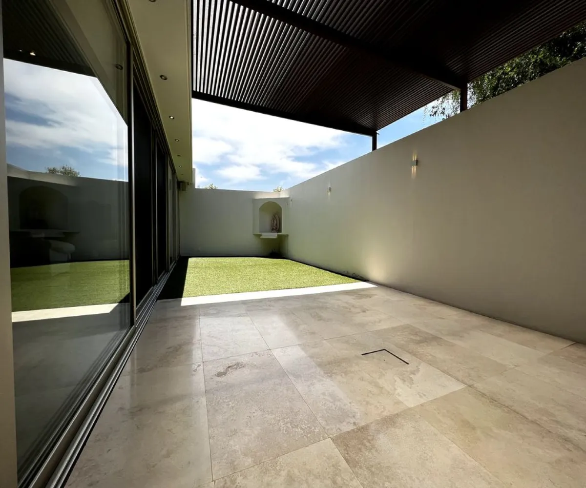 Casa En Venta,Mítica Residencial,Avenida General Ramón Corona 7880, Zapopan, Jalisco 45019, 5 Habitaciones,5 Baños,Avenida General Ramón Corona,2,pXVa8jJ