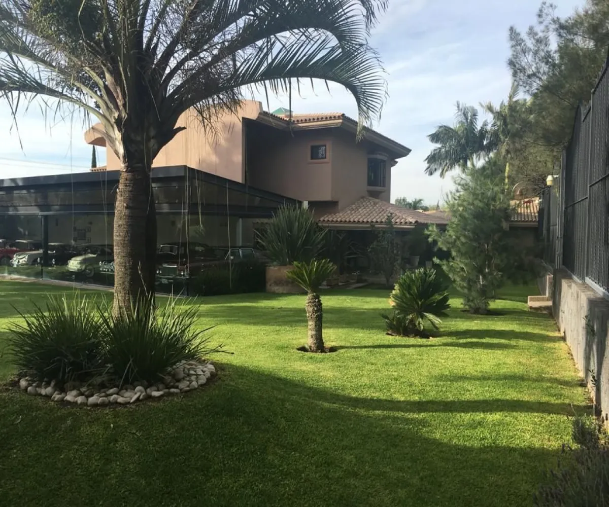 Casa En Venta,Villas de Irapuato,Paseo de la Cuesta 2294, Irapuato, Guanajuato 36670, 4 Habitaciones,5 Baños,Paseo de la Cuesta ,2,pXdyzzK