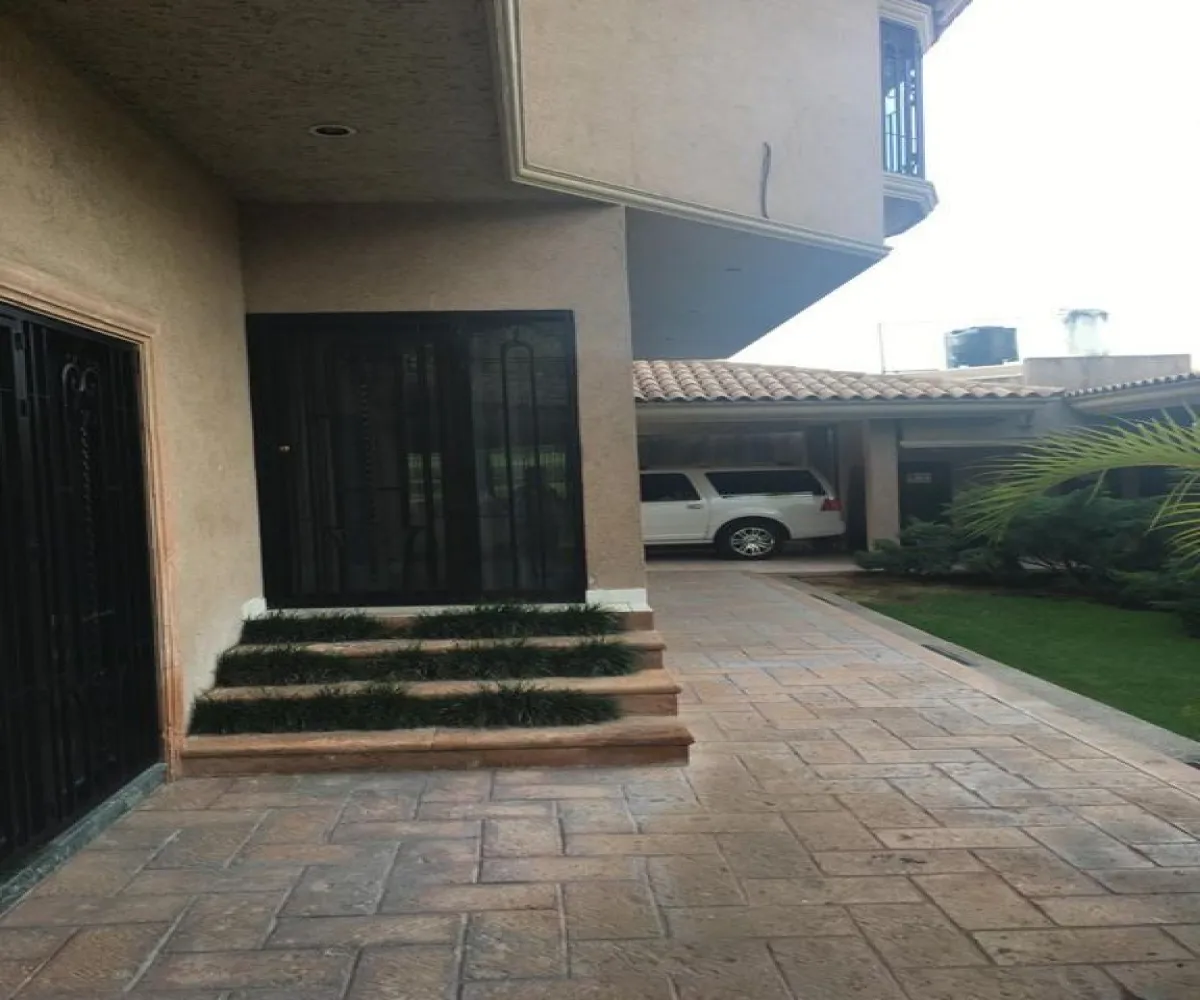 Casa En Venta,Villas de Irapuato,Paseo de la Cuesta 2294, Irapuato, Guanajuato 36670, 4 Habitaciones,5 Baños,Paseo de la Cuesta ,2,pXdyzzK