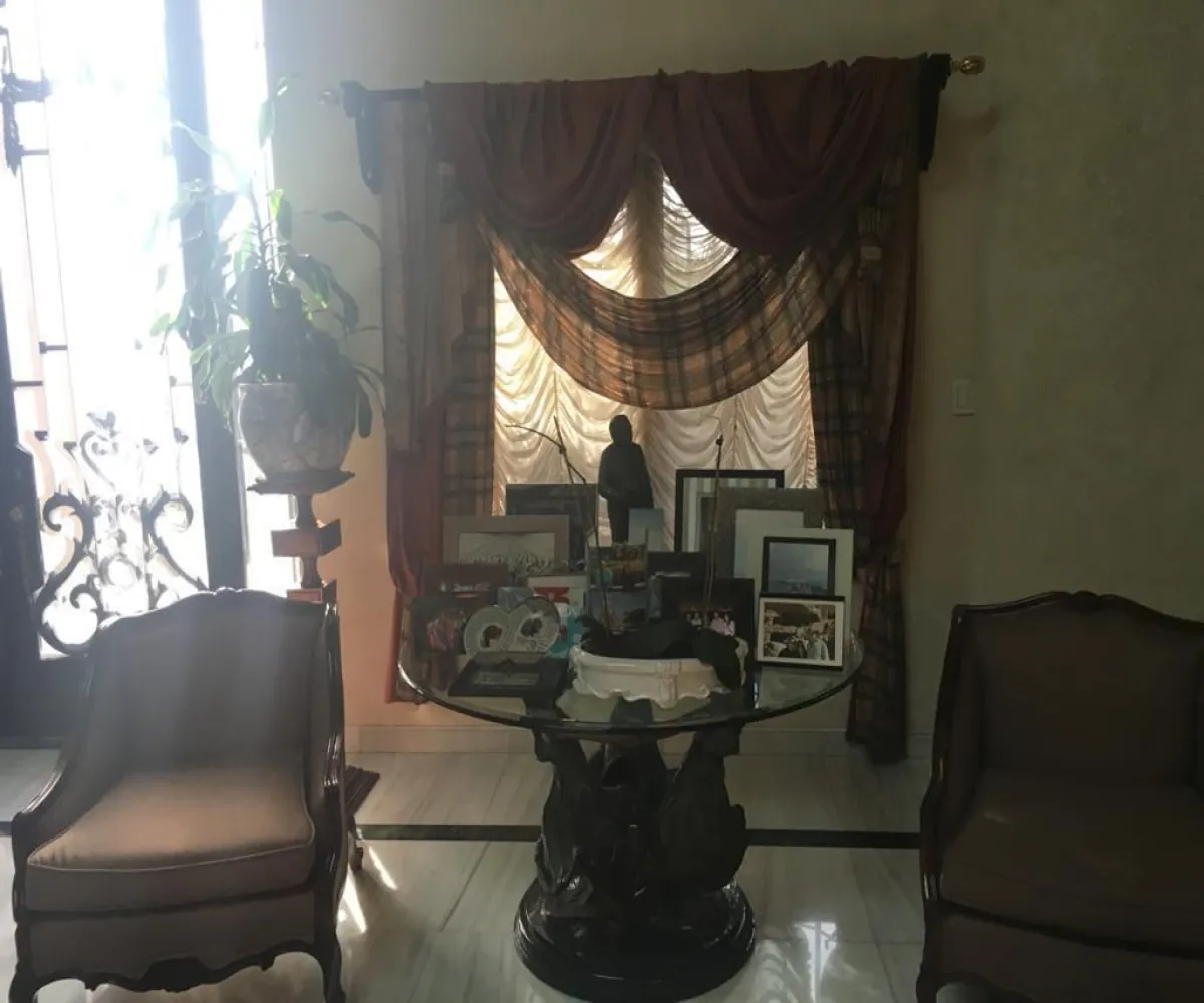 Casa En Venta,Villas de Irapuato,Paseo de la Cuesta 2294, Irapuato, Guanajuato 36670, 4 Habitaciones,5 Baños,Paseo de la Cuesta ,2,pXdyzzK