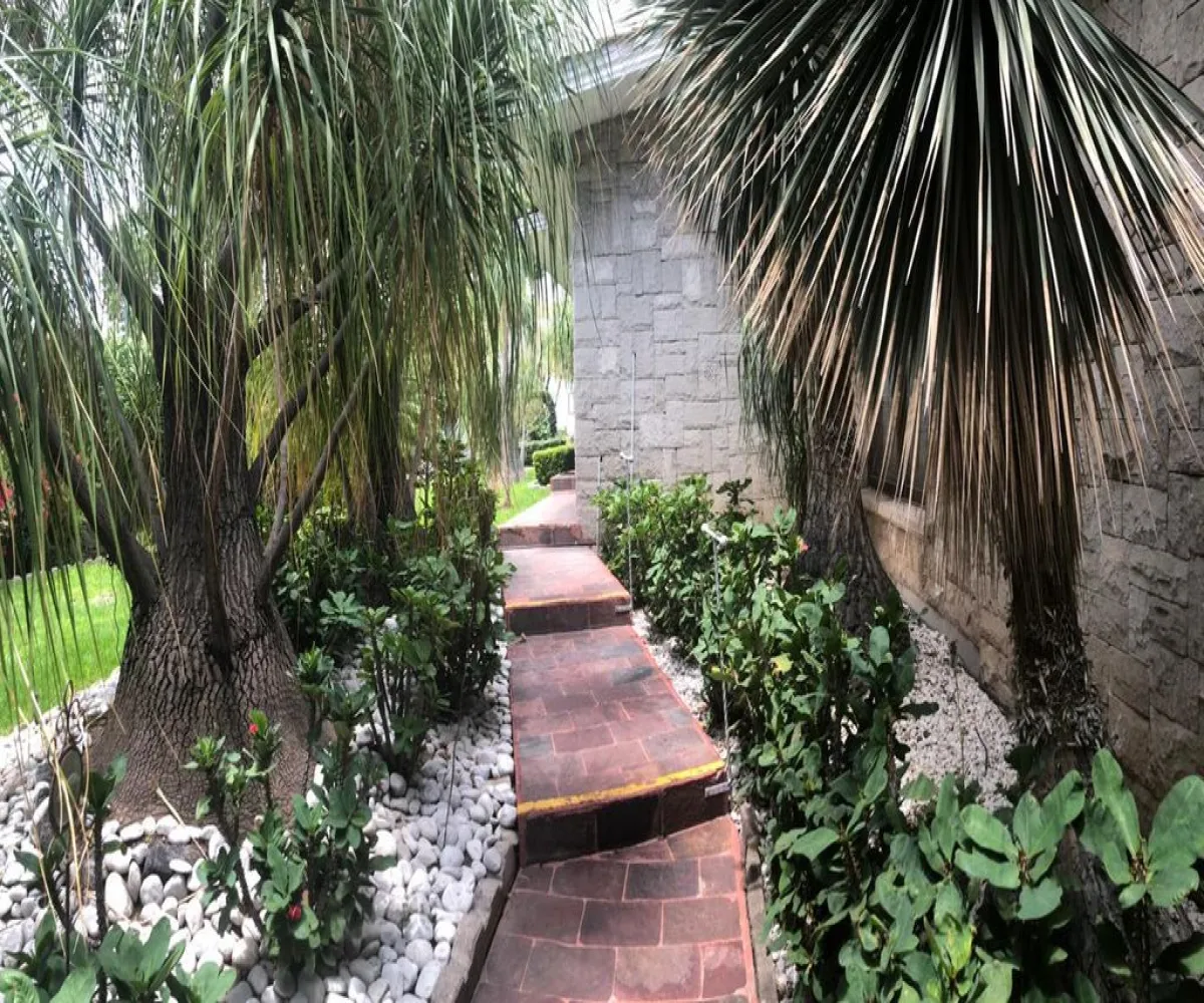 Casa En Venta,Jardines de Irapuato,Pino 50, Irapuato, Guanajuato 36660, 4 Habitaciones,3 Baños,Pino,2,p3cBwfn