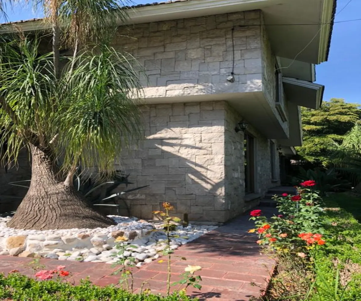 Casa En Venta,Jardines de Irapuato,Pino 50, Irapuato, Guanajuato 36660, 4 Habitaciones,3 Baños,Pino,2,p3cBwfn