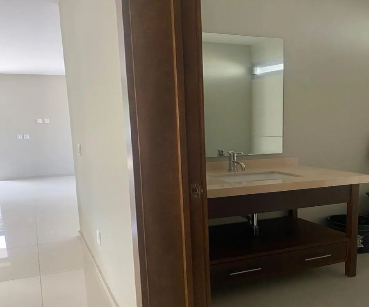 Casa En Venta,Bugambilias,Paseo de la Onza 118, Zapopan, Jalisco 45238, 4 Habitaciones,4 Baños,Paseo de la Onza,2,pic3nem