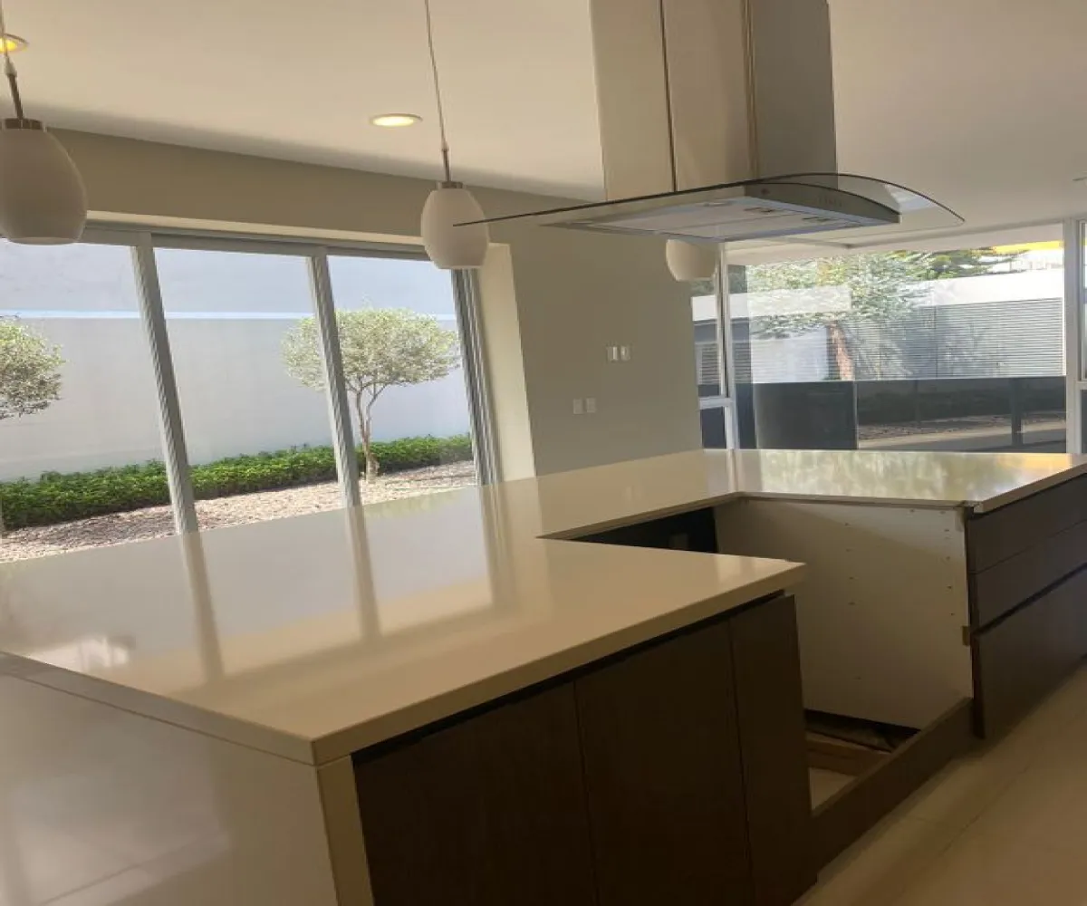 Casa En Venta,Bugambilias,Paseo de la Onza 118, Zapopan, Jalisco 45238, 4 Habitaciones,4 Baños,Paseo de la Onza,2,pic3nem