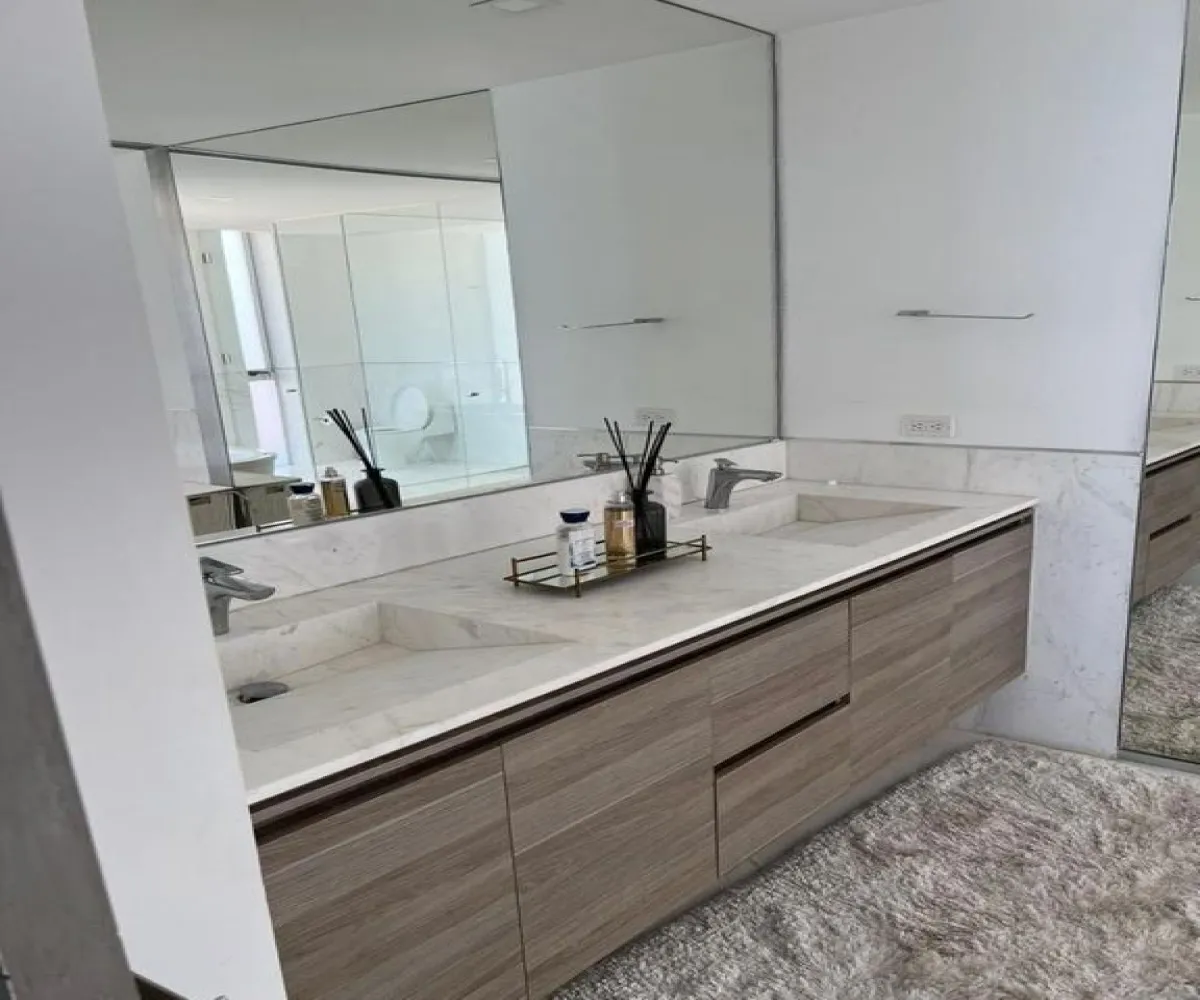 Casa En Venta,Zona Hotelera,Kukulkan, La Isla, Zona Hotelera, 77500 Cancún, Q.R. S/N, Benito Juárez, Quintana Roo 77500, 4 Habitaciones,4 Baños,Kukulkan, La Isla, Zona Hotelera, 77500 Cancún, Q.R.,7,p3ZrUgf Casa En Venta,Zona Hotelera,Kukulkan, La Isla, Zona Hotelera, 77500 Cancún, Q.R. S/N, Benito Juárez, Quintana Roo 77500, 4 Habitaciones,4 Baños,Kukulkan, La Isla, Zona Hotelera, 77500 Cancún, Q.R.,7,p3ZrUgf