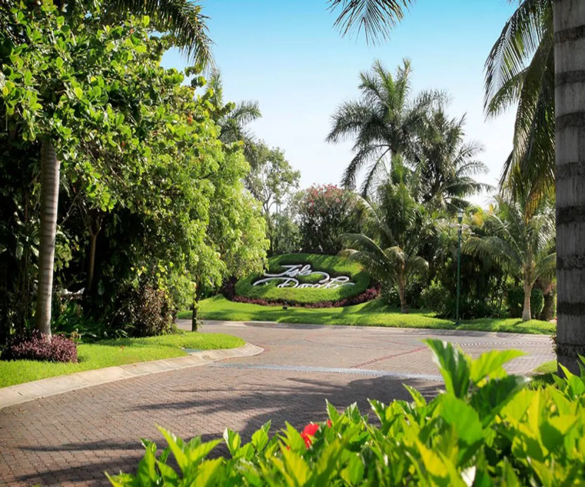 Casa En Venta,Zona Hotelera,Kukulkan, La Isla, Zona Hotelera, 77500 Cancún, Q.R. S/N, Benito Juárez, Quintana Roo 77500, 4 Habitaciones,4 Baños,Kukulkan, La Isla, Zona Hotelera, 77500 Cancún, Q.R.,7,p3ZrUgf Casa En Venta,Zona Hotelera,Kukulkan, La Isla, Zona Hotelera, 77500 Cancún, Q.R. S/N, Benito Juárez, Quintana Roo 77500, 4 Habitaciones,4 Baños,Kukulkan, La Isla, Zona Hotelera, 77500 Cancún, Q.R.,7,p3ZrUgf