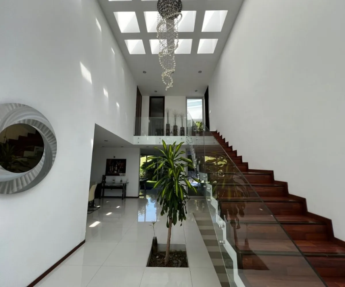 Casa En Venta,Cielo Contry Club,Vistas del cielo 387, Tlajomulco de Zúñiga, Jalisco 45643, 3 Habitaciones,5 Baños,Vistas del cielo ,3,pWgsTCh