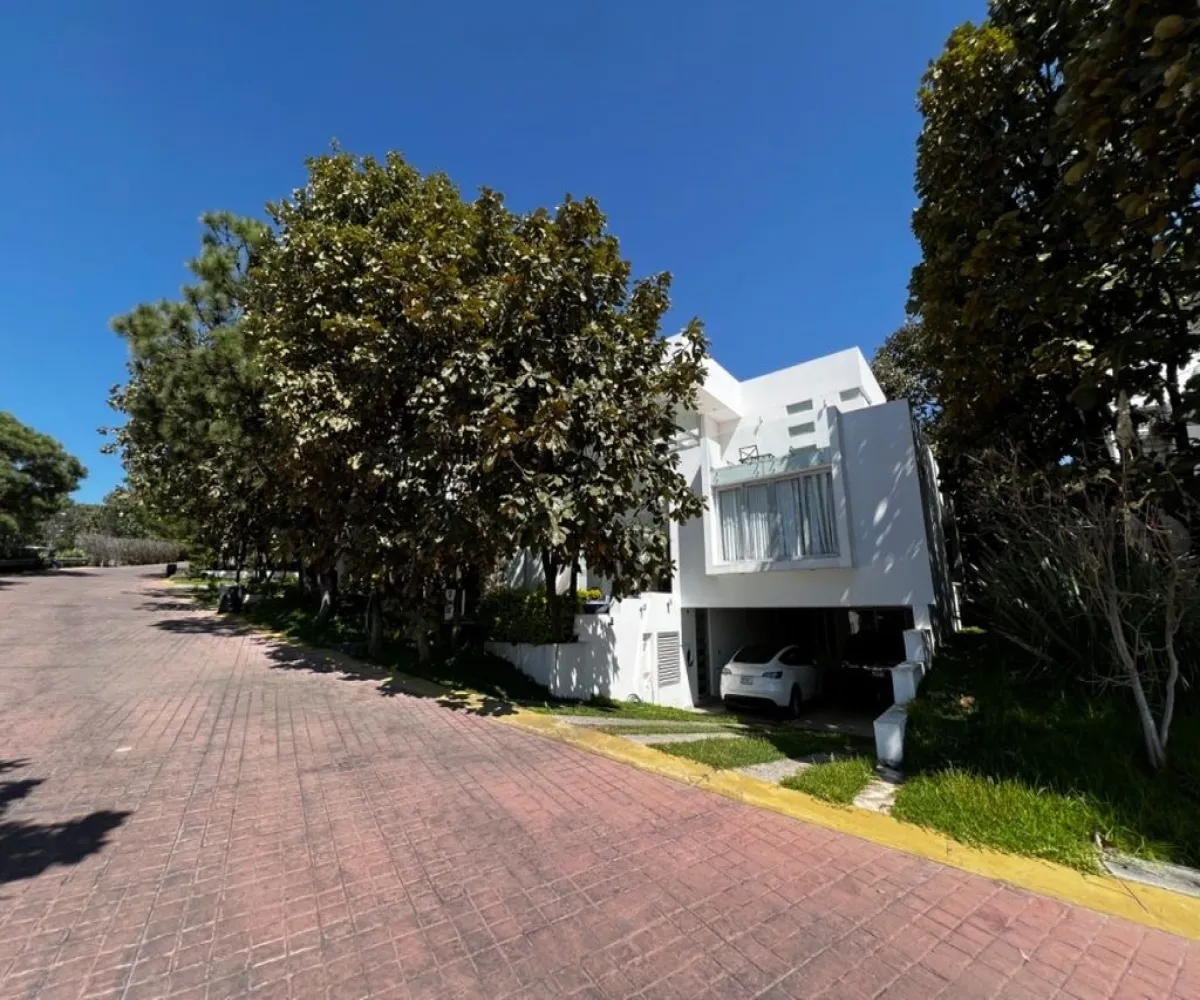 Casa En Venta,Cielo Contry Club,Vistas del cielo 387, Tlajomulco de Zúñiga, Jalisco 45643, 3 Habitaciones,5 Baños,Vistas del cielo ,3,pWgsTCh