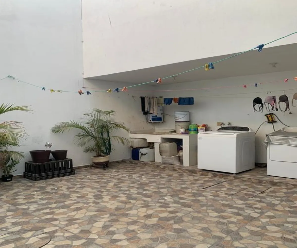 Casa En Venta,El Húmedo de Nextipac,Rio Nilo 9, Zapopan, Jalisco 45200, 4 Habitaciones,2 Baños,Rio Nilo ,2,p5ItTQw