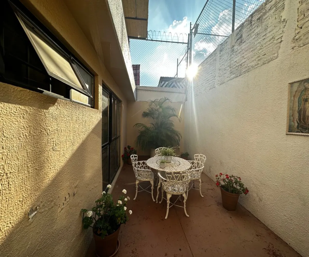 Casa En Venta,Jardines del Country,Circunvalación 1933, Guadalajara, Jalisco 44210, 4 Habitaciones,3 Baños,Circunvalación ,1,pIhwuJg