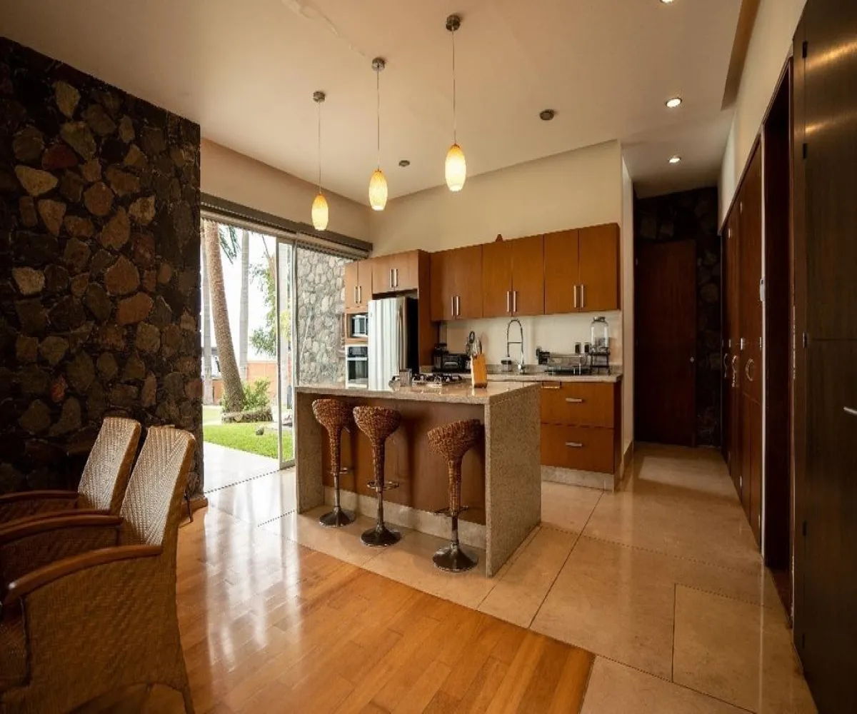 Casa En Venta,Chantepec (El Chante),Morelos 250, Jocotepec, Jalisco 45825, 4 Habitaciones,6 Baños,Morelos ,2,pvmsQOq