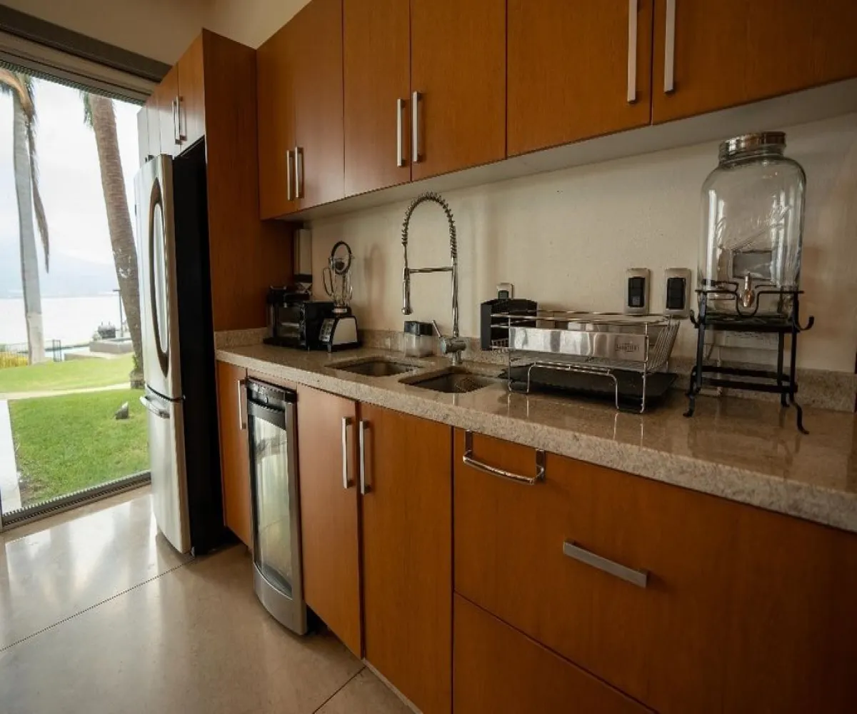 Casa En Venta,Chantepec (El Chante),Morelos 250, Jocotepec, Jalisco 45825, 4 Habitaciones,6 Baños,Morelos ,2,pvmsQOq