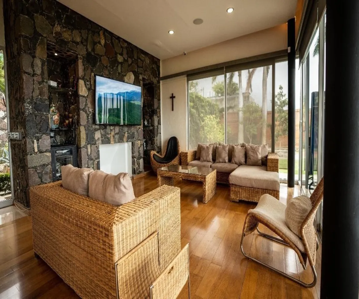 Casa En Venta,Chantepec (El Chante),Morelos 250, Jocotepec, Jalisco 45825, 4 Habitaciones,6 Baños,Morelos ,2,pvmsQOq