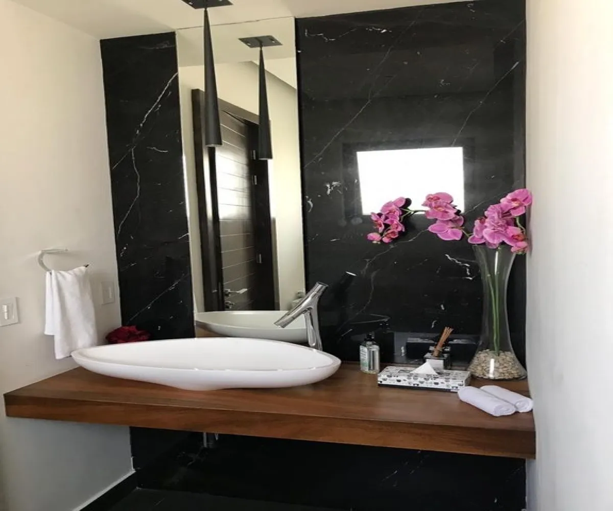 Casa En Venta,Virreyes Residencial,Paseo de los Virreyes 971, Zapopan, Jalisco 45110, 3 Habitaciones,5 Baños,Paseo de los Virreyes,2,p3077GR