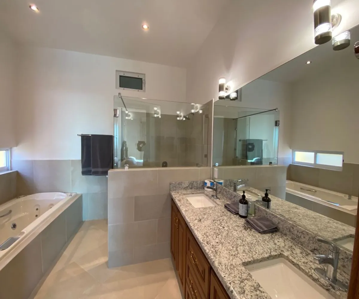 Casa En Venta,Ajijic Centro,Santa Mónica 5, Chapala, Jalisco 45920, 4 Habitaciones,4 Baños,Santa Mónica ,2,pTJnD95