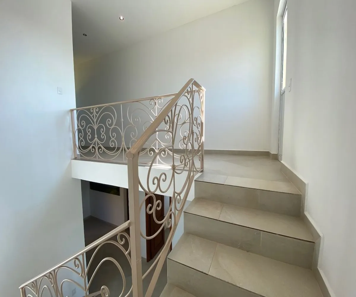 Casa En Venta,Ajijic Centro,Santa Mónica 5, Chapala, Jalisco 45920, 4 Habitaciones,4 Baños,Santa Mónica ,2,pTJnD95